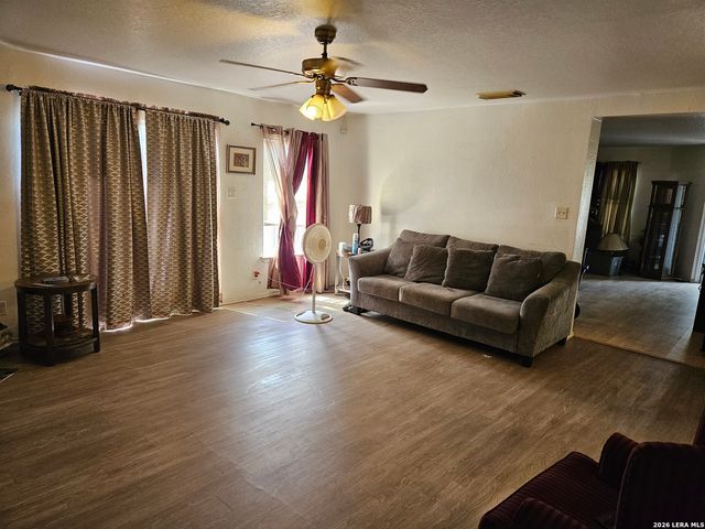 6435 Flatstone Pass, Converse, TX 78109