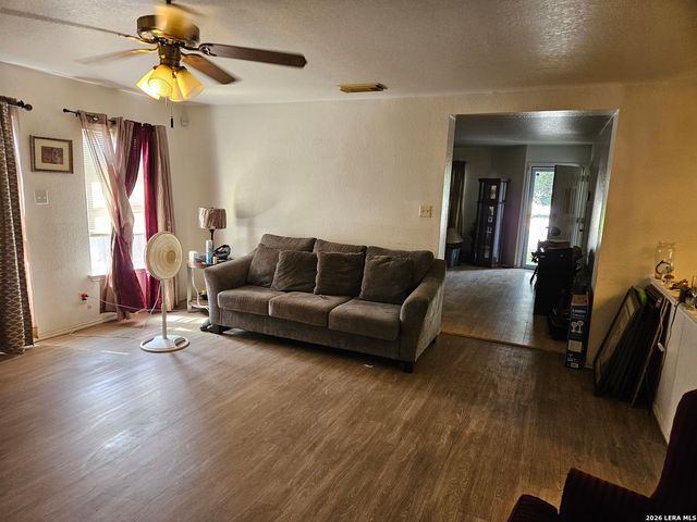 6435 Flatstone Pass, Converse, TX 78109