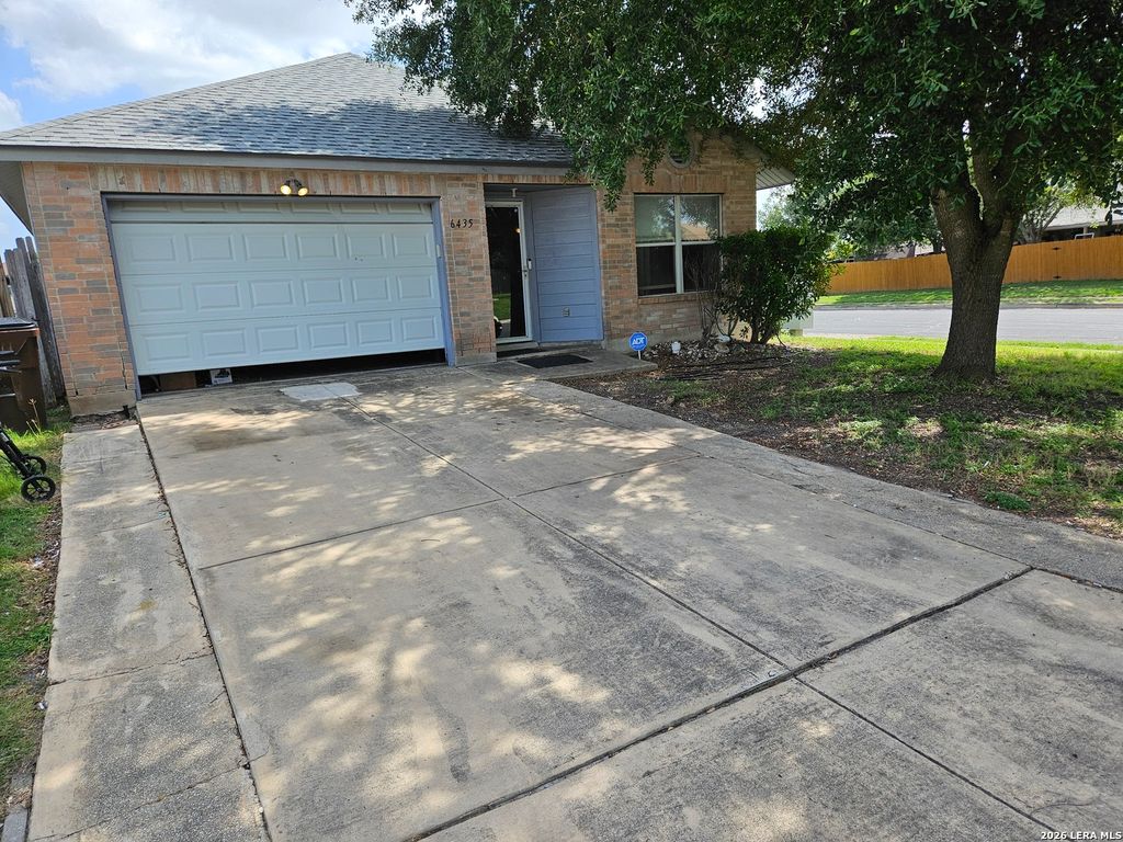 6435 Flatstone Pass, Converse, TX 78109