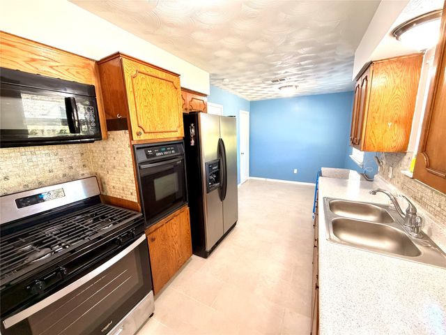 1413 Potomac Drive, Plano, TX 75075