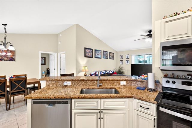 13581 SW 48TH COURT, Ocala, FL 34473