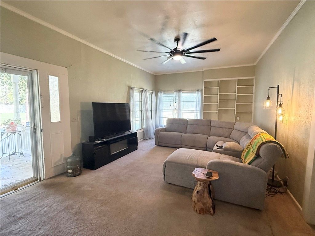 650 Avenue H, Somerville, TX 77879 — photo 5