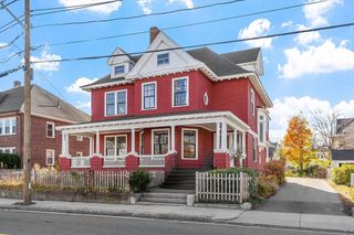 548 Fletcher St, Lowell, MA 01854