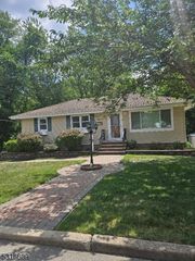279 Ramapo St, Pompton Lakes Boro, NJ 07442