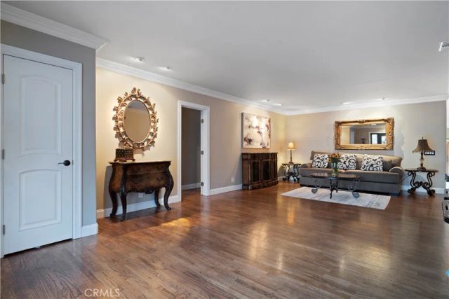 441 S Valley Center Avenue, Glendora, CA 91741