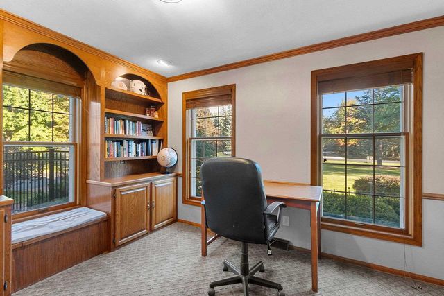 21 CRESTVIEW DRIVE, Hortonville, WI 54944