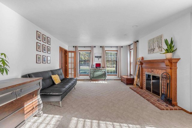 21 CRESTVIEW DRIVE, Hortonville, WI 54944