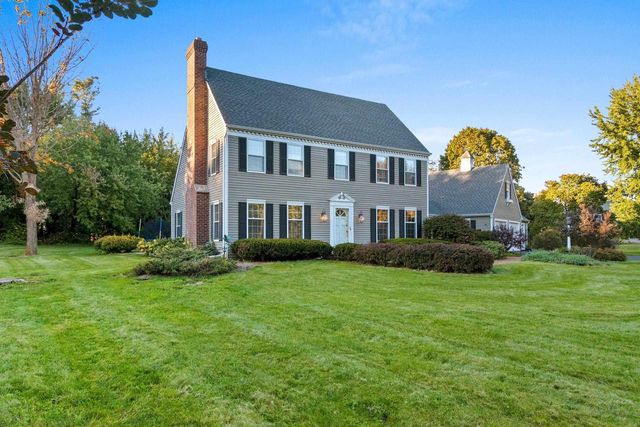 21 CRESTVIEW DRIVE, Hortonville, WI 54944