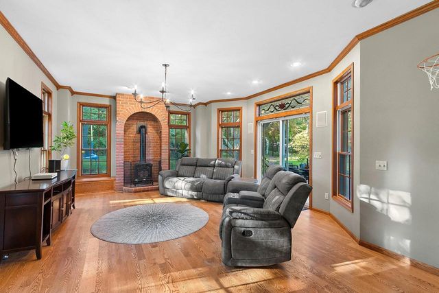 21 CRESTVIEW DRIVE, Hortonville, WI 54944
