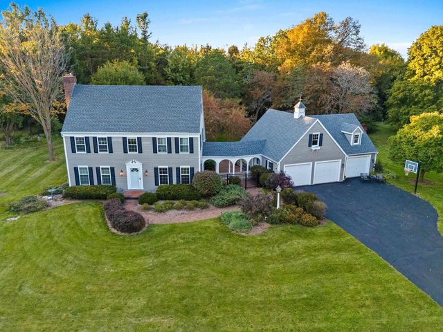 21 CRESTVIEW DRIVE, Hortonville, WI 54944