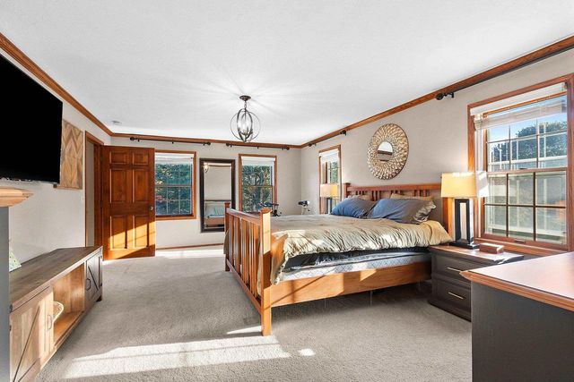 21 CRESTVIEW DRIVE, Hortonville, WI 54944