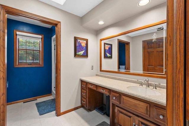 21 CRESTVIEW DRIVE, Hortonville, WI 54944