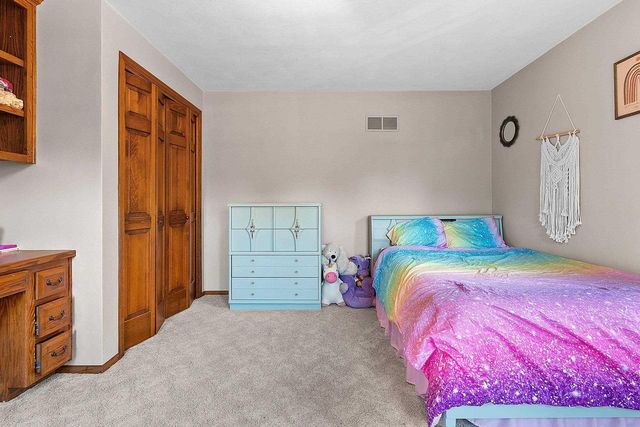 21 CRESTVIEW DRIVE, Hortonville, WI 54944