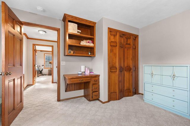21 CRESTVIEW DRIVE, Hortonville, WI 54944