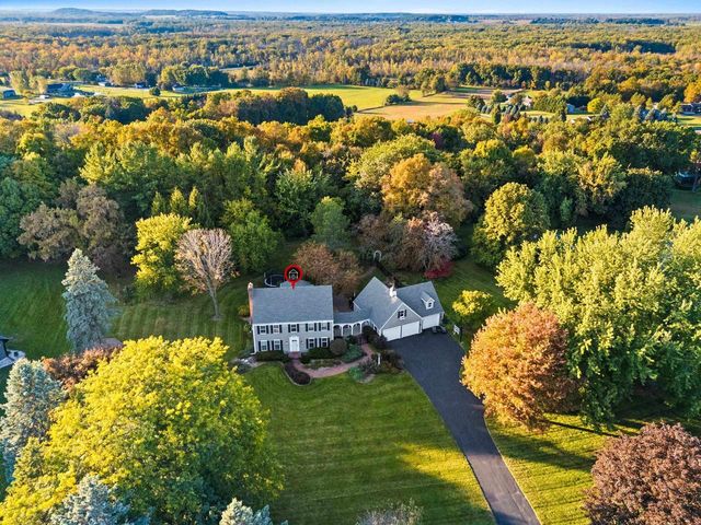 21 CRESTVIEW DRIVE, Hortonville, WI 54944