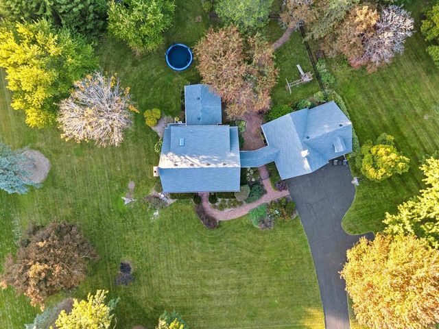 21 CRESTVIEW DRIVE, Hortonville, WI 54944