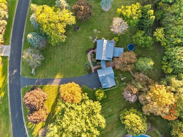 21 CRESTVIEW DRIVE, Hortonville, WI 54944