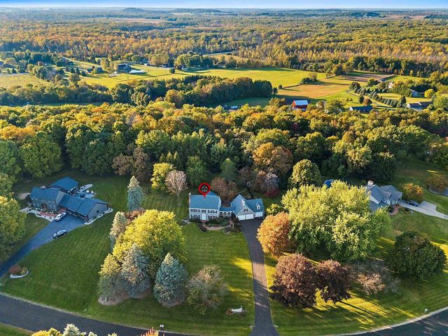 21 CRESTVIEW DRIVE, Hortonville, WI 54944
