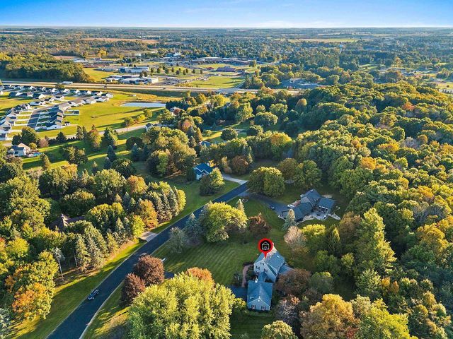 21 CRESTVIEW DRIVE, Hortonville, WI 54944