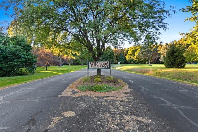 21 CRESTVIEW DRIVE, Hortonville, WI 54944