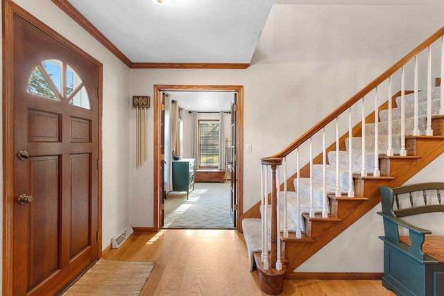 21 CRESTVIEW DRIVE, Hortonville, WI 54944