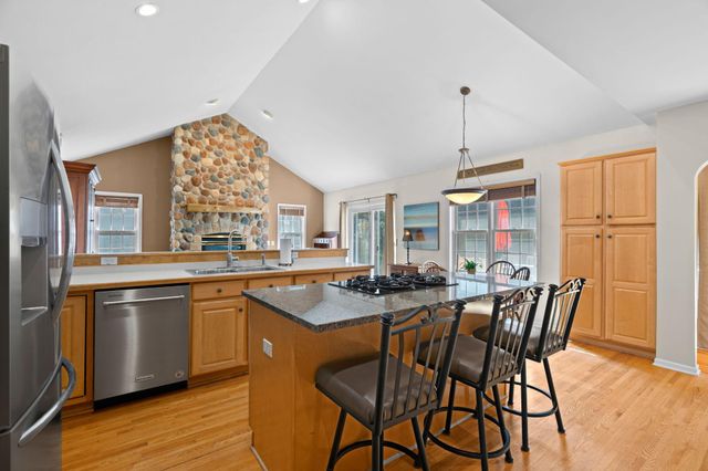 3213 County Road 101 S, Minnetonka, MN 55391