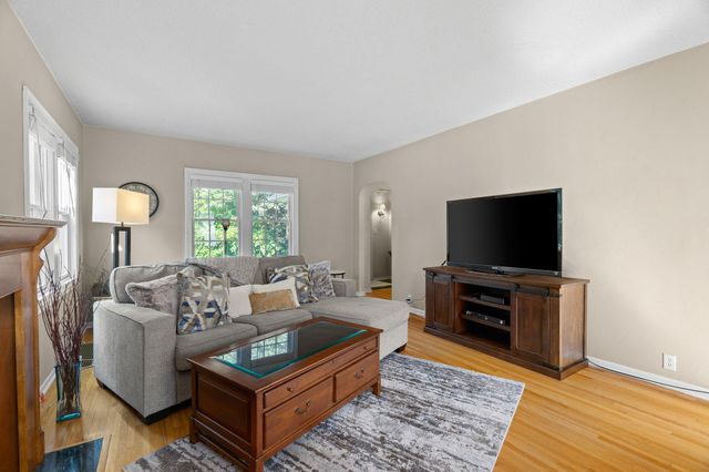 3213 County Road 101 S, Minnetonka, MN 55391