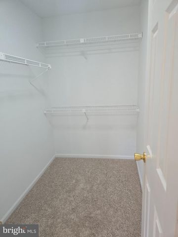3 WAGON WHEEL DR, Sicklerville, NJ 08081