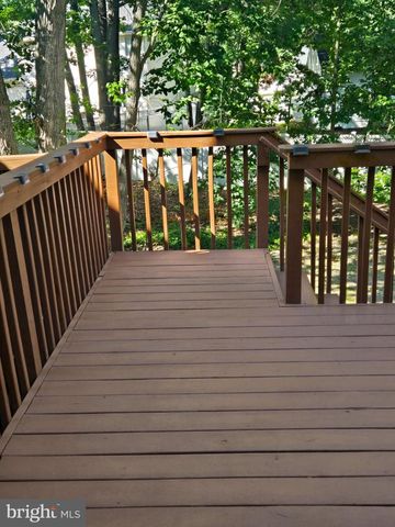 3 WAGON WHEEL DR, Sicklerville, NJ 08081