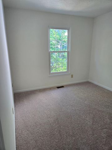 3 WAGON WHEEL DR, Sicklerville, NJ 08081