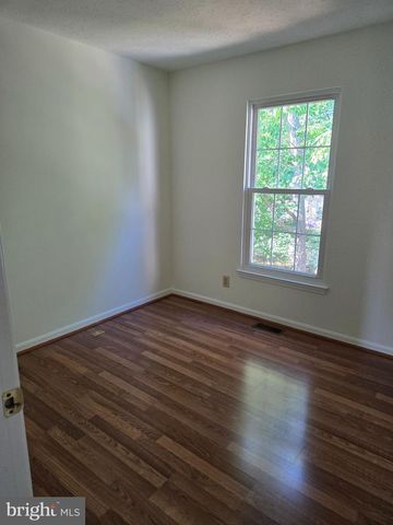 3 WAGON WHEEL DR, Sicklerville, NJ 08081