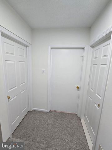 3 WAGON WHEEL DR, Sicklerville, NJ 08081