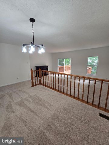 3 WAGON WHEEL DR, Sicklerville, NJ 08081