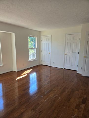3 WAGON WHEEL DR, Sicklerville, NJ 08081