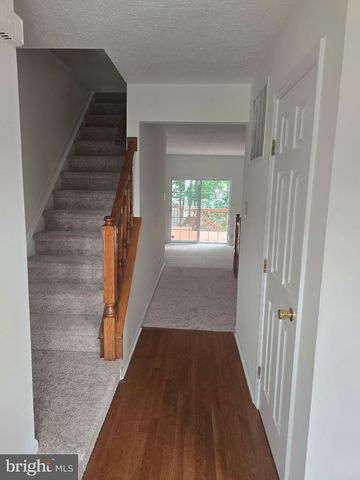 3 WAGON WHEEL DR, Sicklerville, NJ 08081