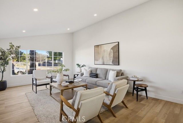 20630 Chase Street, Winnetka (los Angeles), CA 91306