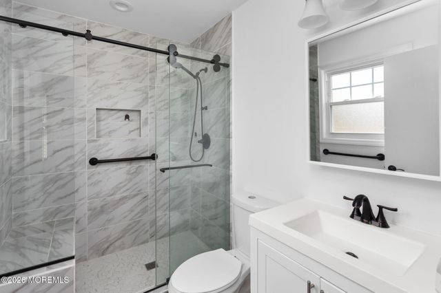 15 Leighton Court, Toms River, NJ 08757