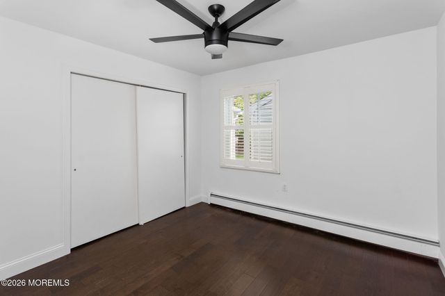 15 Leighton Court, Toms River, NJ 08757