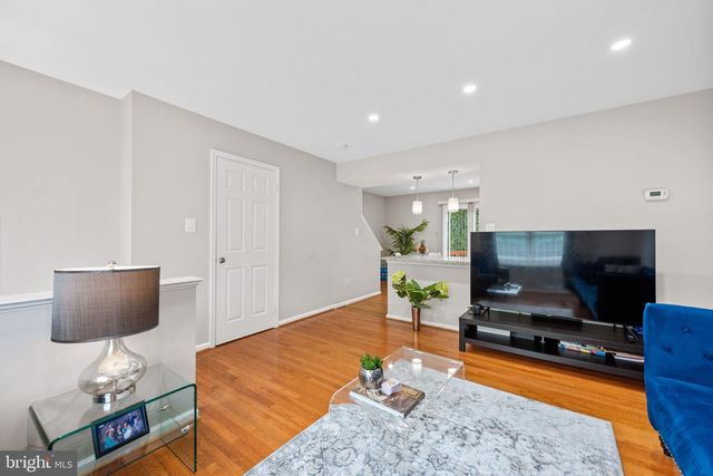 15226 WENTWOOD LN, Woodbridge, VA 22191
