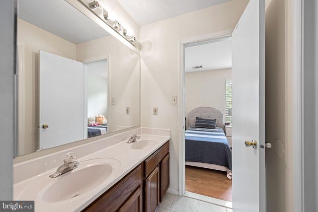 15226 WENTWOOD LN, Woodbridge, VA 22191