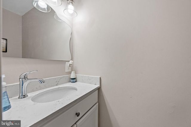 15226 WENTWOOD LN, Woodbridge, VA 22191