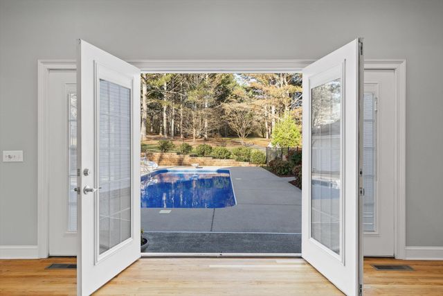 895 Ross Hollow Road, Ringgold, GA 30736