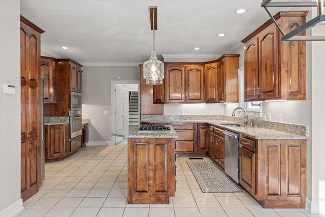 895 Ross Hollow Road, Ringgold, GA 30736