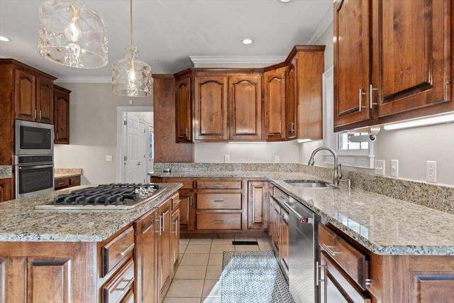 895 Ross Hollow Road, Ringgold, GA 30736