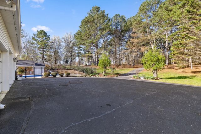895 Ross Hollow Road, Ringgold, GA 30736