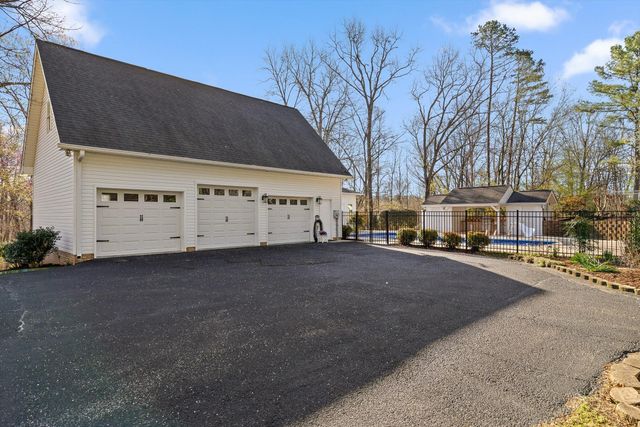 895 Ross Hollow Road, Ringgold, GA 30736