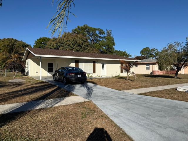 738 SW Ravenswood Lane, Port St. Lucie, Port St Lucie, FL 34983