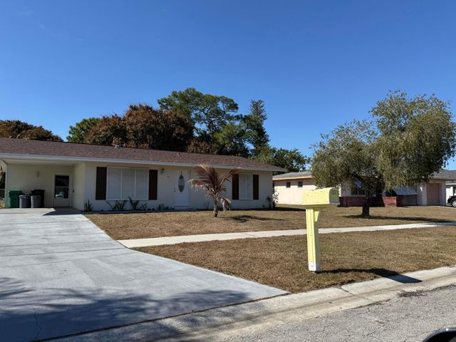 738 SW Ravenswood Lane, Port St. Lucie, Port St Lucie, FL 34983