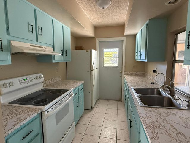 738 SW Ravenswood Lane, Port St. Lucie, Port St Lucie, FL 34983