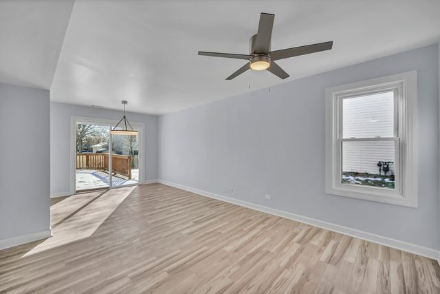 813 Kansas Street, Carol Stream, IL 60188